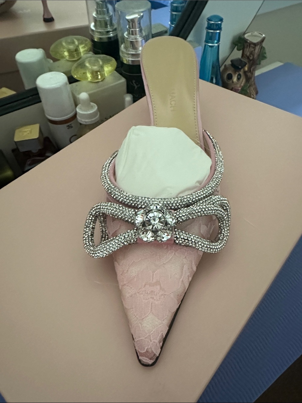 MACH & MACH Pink Lace Pointed Crystal Bow Mule